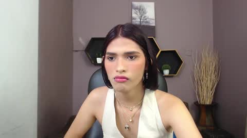 Snapshot of greys_ath chatting on 01.09.25 greys online show from 01.09.25