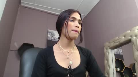 Snapshot of greys_ath chatting on 01.25.25 greys online show from 01.25.25