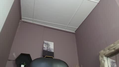 Snapshot of greys_ath chatting on 02.02.25 greys online show from 02.02.25