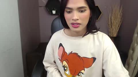 Snapshot of greys_ath chatting on 02.04.25 greys online show from 02.04.25