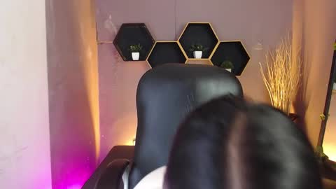 Snapshot of greys_ath chatting on 09.16.25 greys online show from 09.16.25