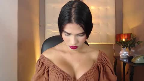 Snapshot of greys_ath chatting on 10.05.25 greys online show from 10.05.25