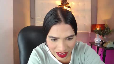 Snapshot of greys_ath chatting on 10.28.25 greys online show from 10.28.25