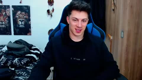 Snapshot of griego01 chatting on 12.09.24 griego01 online show from 12.09.24