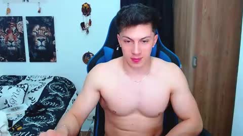 Snapshot of griego01 chatting on 01.22.25 griego01 online show from 01.22.25