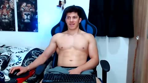 Snapshot of griego01 chatting on 02.28.25 griego01 online show from 02.28.25