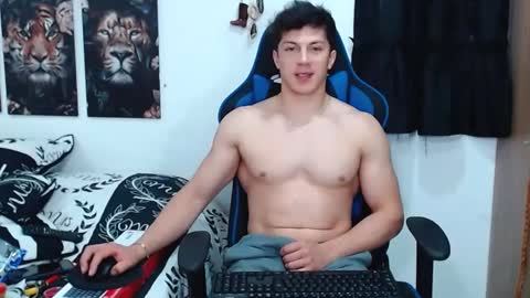 Snapshot of griego01 chatting on 03.05.25 griego01 online show from 03.05.25