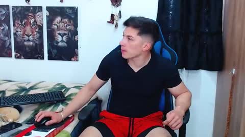 Snapshot of griego01 chatting on 03.10.25 griego01 online show from 03.10.25