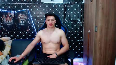 Snapshot of griego01 chatting on 09.23.25 griego01 online show from 09.23.25