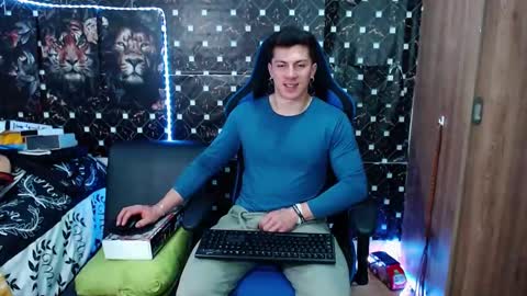 Snapshot of griego01 chatting on 10.03.25 griego01 online show from 10.03.25