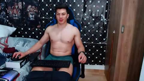 Snapshot of griego01 chatting on 12.17.25 griego01 online show from 12.17.25