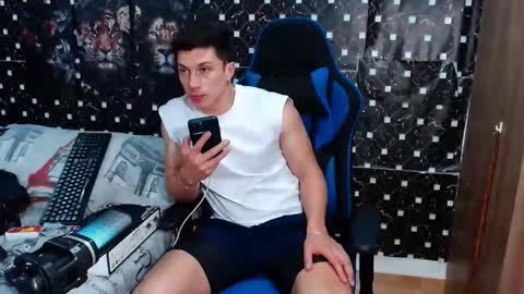 Snapshot of griego01 chatting on 12.19.25 griego01 online show from 12.19.25