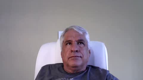 Snapshot of grisa01 chatting on 02.01.25 grisa01 online show from 02.01.25