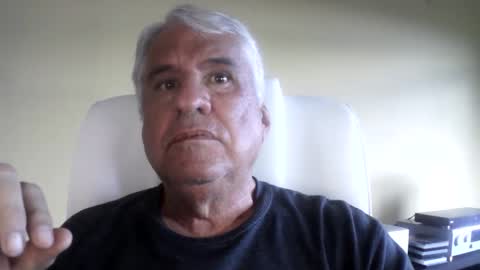 Snapshot of grisa01 chatting on 12.20.25 grisa01 online show from 12.20.25