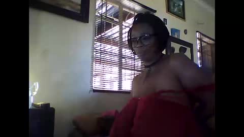 Snapshot of gucci_bx chatting on 12.10.24 gucci-bx online show from 12.10.24