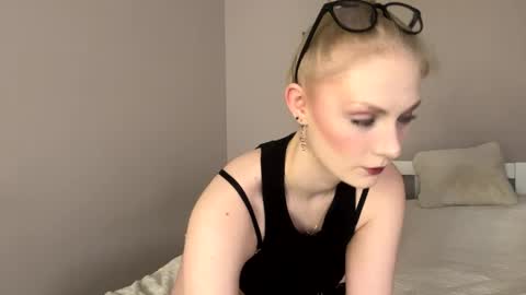 Vanessa online show from 04.11.26