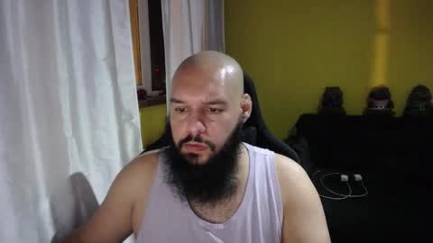 Snapshot of guessswho24 chatting on 01.12.25 Ayan online show from 01.12.25