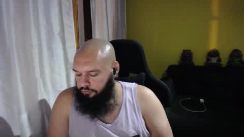 Snapshot of guessswho24 chatting on 01.12.25 Ayan online show from 01.12.25