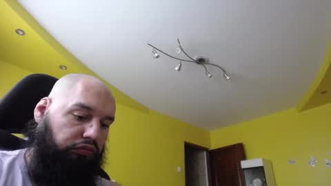 Snapshot of guessswho24 chatting on 02.05.25 Ayan online show from 02.05.25