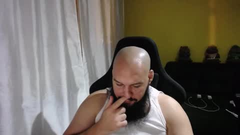 Snapshot of guessswho24 chatting on 02.12.25 Ayan online show from 02.12.25