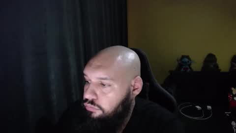 Snapshot of guessswho24 chatting on 10.12.25 Ayan online show from 10.12.25