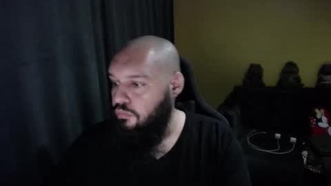 Snapshot of guessswho24 chatting on 10.16.25 Ayan online show from 10.16.25