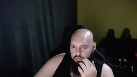 Snapshot of guessswho24 chatting on 10.18.25 Ayan online show from 10.18.25