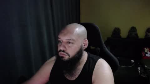 Snapshot of guessswho24 chatting on 10.20.25 Ayan online show from 10.20.25