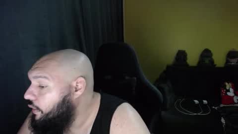 Snapshot of guessswho24 chatting on 10.24.25 Ayan online show from 10.24.25