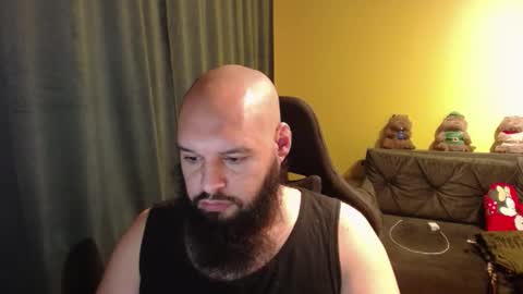 Snapshot of guessswho24 chatting on 10.26.25 Ayan online show from 10.26.25