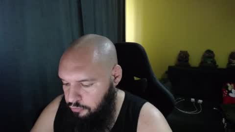 Snapshot of guessswho24 chatting on 10.27.25 Ayan online show from 10.27.25