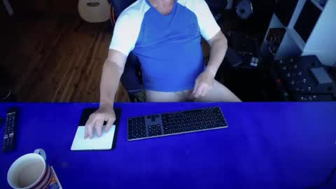 guesswhatigot2 online show from 03.11.25