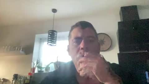 guil0 online show from 10.15.25