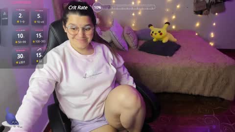 Snapshot of guinivere_blake chatting on 12.21.24 Hello Im Julieta Im 25 years old welcome to my room have fun and be happy. online show from 12.21.24