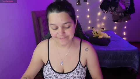Snapshot of guinivere_blake chatting on 12.29.24 Hello Im Julieta Im 25 years old welcome to my room have fun and be happy. online show from 12.29.24
