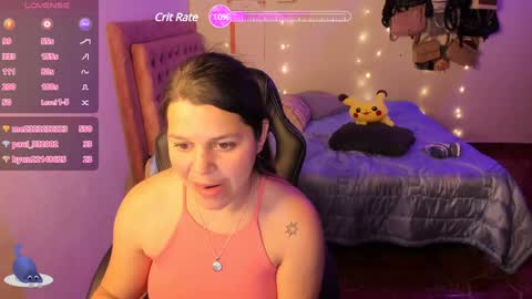 Snapshot of guinivere_blake chatting on 01.19.25 Hello Im Julieta Im 25 years old welcome to my room have fun and be happy. online show from 01.19.25