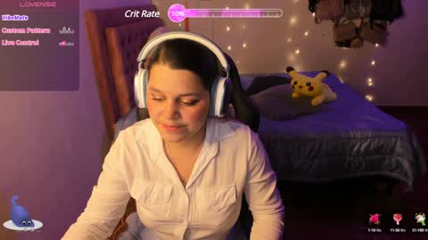 Snapshot of guinivere_blake chatting on 01.19.25 Hello Im Julieta Im 25 years old welcome to my room have fun and be happy. online show from 01.19.25