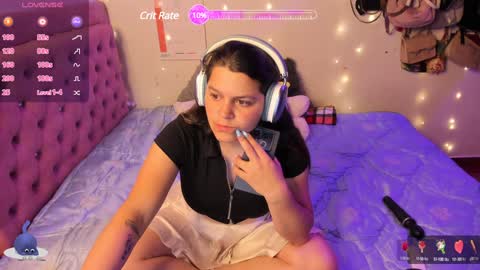Snapshot of guinivere_blake chatting on 01.21.25 Hello Im Julieta Im 25 years old welcome to my room have fun and be happy. online show from 01.21.25