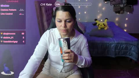Snapshot of guinivere_blake chatting on 01.26.25 Hello Im Julieta Im 25 years old welcome to my room have fun and be happy. online show from 01.26.25