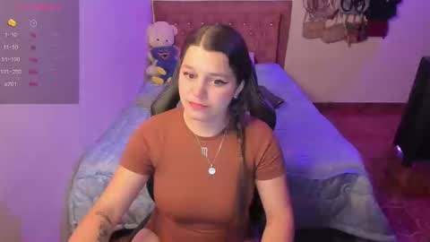 Snapshot of guinivere_blake chatting on 02.25.25 Hello Im Julieta Im 25 years old welcome to my room have fun and be happy. online show from 02.25.25