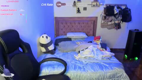 Snapshot of guinivere_blake chatting on 03.10.25 Hello Im Julieta Im 25 years old welcome to my room have fun and be happy. online show from 03.10.25