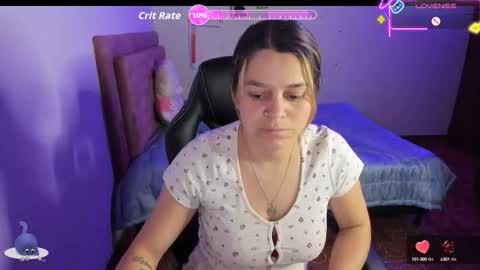 Snapshot of guinivere_blake chatting on 09.13.25 Hello Im Julieta Im 25 years old welcome to my room have fun and be happy. online show from 09.13.25