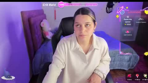 Snapshot of guinivere_blake chatting on 09.25.25 Hello Im Julieta Im 25 years old welcome to my room have fun and be happy. online show from 09.25.25