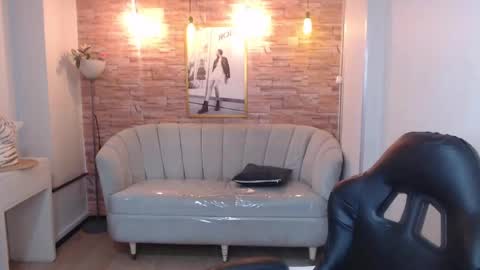 Snapshot of gumball_b chatting on 09.24.25 gumball_b online show from 09.24.25