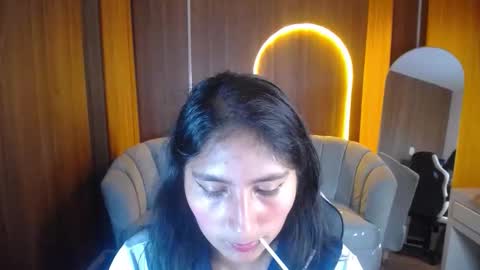 Snapshot of gumball_b chatting on 10.23.25 gumball_b online show from 10.23.25