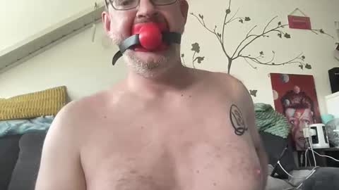 Snapshot of gummicasual chatting on 11.17.25 gummicasual online show from 11.17.25