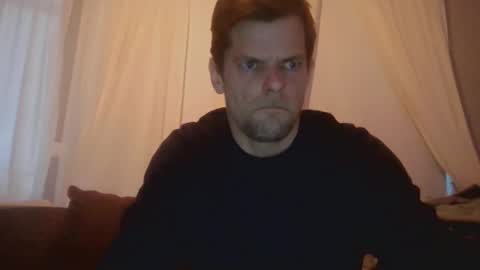 gunnarssonbenni33 online show from 05.08.26