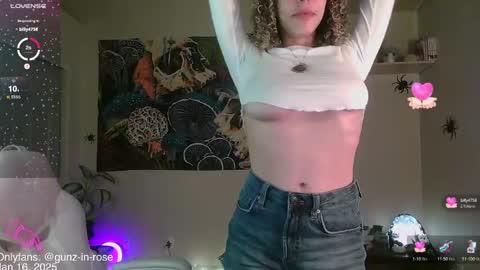 Snapshot of gunzinrose chatting on 01.16.25 Kylie online show from 01.16.25