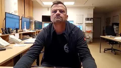 Snapshot of guschidick chatting on 09.26.25 guschidick online show from 09.26.25