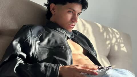 Snapshot of guts_x chatting on 01.23.25 Guts online show from 01.23.25